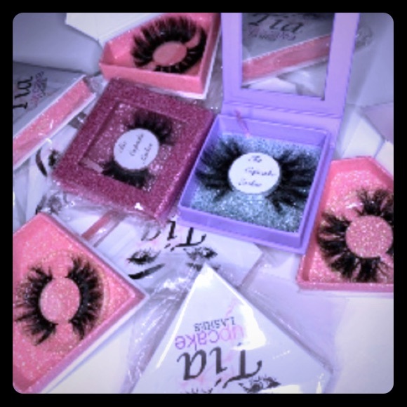 Mink eyelashes $17 a box. - Picture 1 of 2